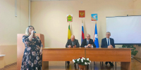 Работники районного дома культуры поздравили муниципальных служащих - Пачелмский район